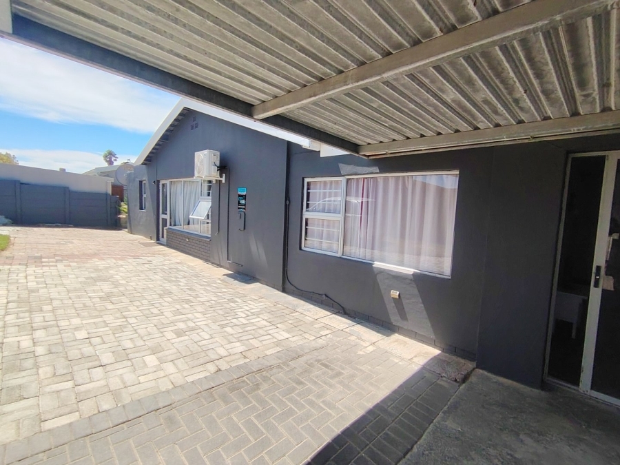 3 Bedroom Property for Sale in Kabega Park Eastern Cape